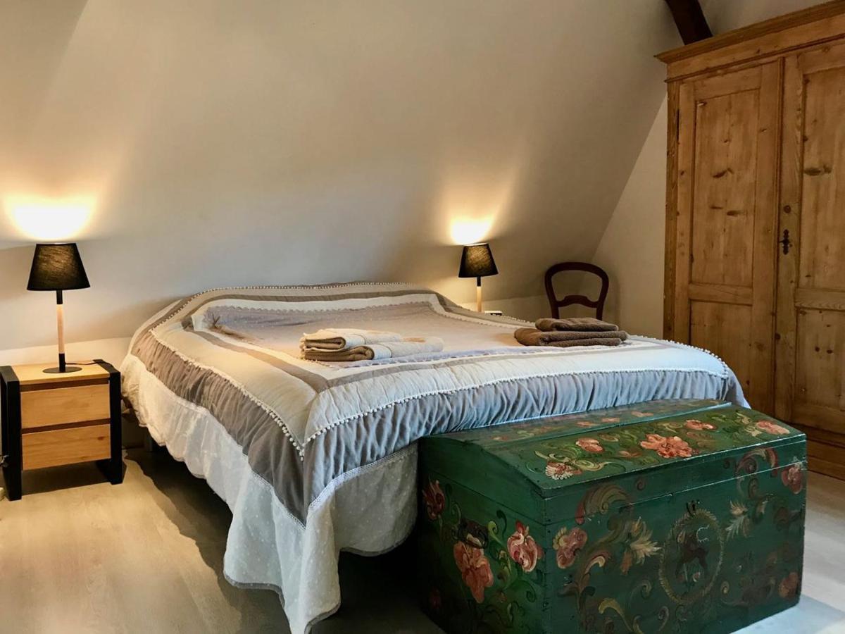 Par Ci, Par La Apartment