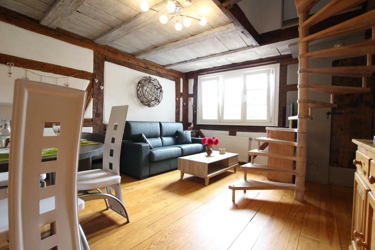 Apartment Par Ci, Par La
